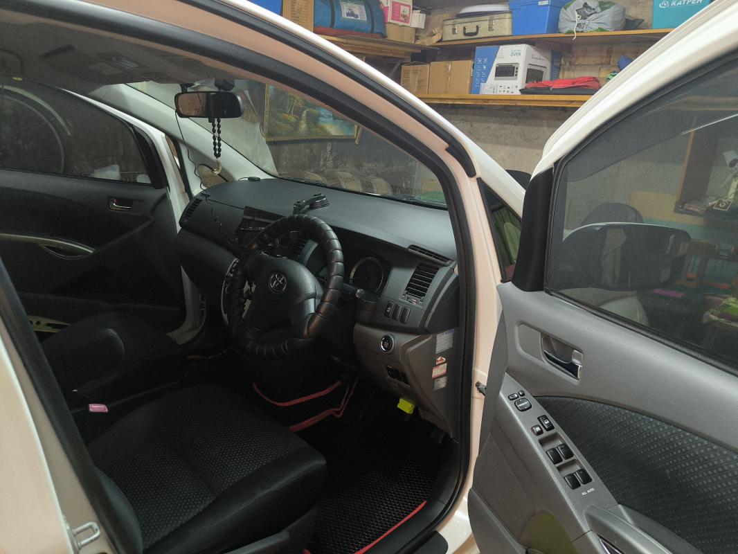 Продам Тойота исис 2010 г. - Новотроицк