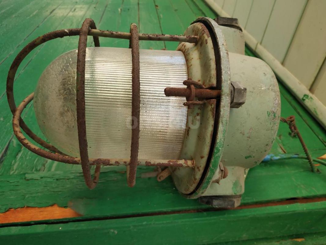 Электродвигатель СССР 220в за 500 руб.
3 уличных фонаря СССР за 500 руб. - Орск