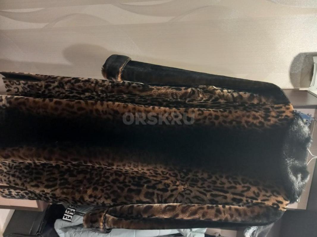 Продам шубу мутон, 52 р-р, б/у в отличном состоянии, производство г. - Орск