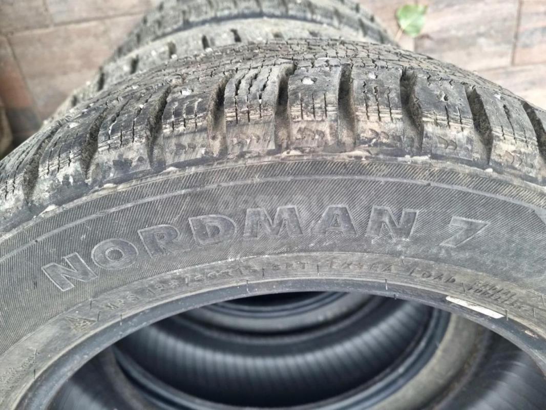 Шипованые шины Nokian 185/60/15 в отличном состоянии. - Орск