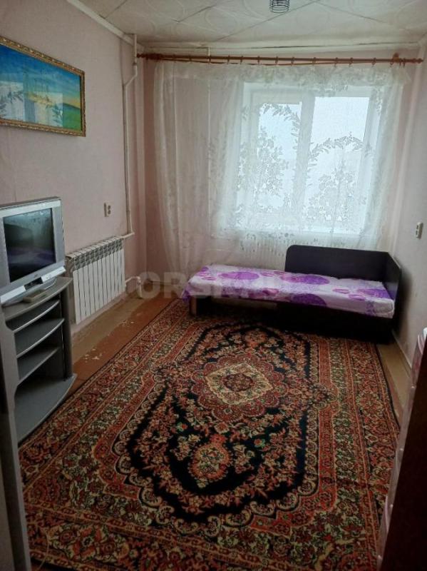 Сдам 2 смежные комнаты с балконом в общежитии на гудроне по адресу ул петровского дом 12а на длитель - Орск