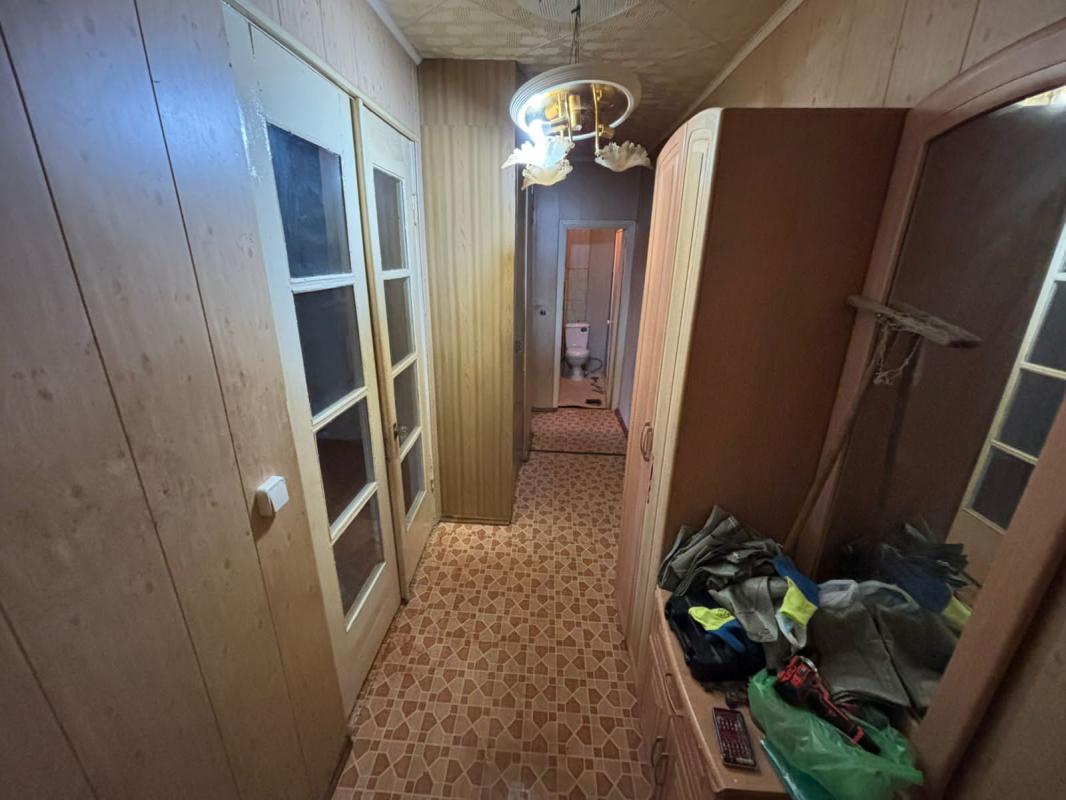 Представляю вашему вниманию 1 комнатную (Старого типа) светлую и просторную квартиру на 3 этаже в пр - Новотроицк