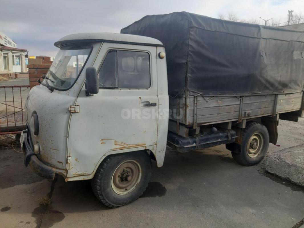 продам уаз буханка-грузовой с бортом, 2004 года, в комплекте есть новый тент. - Орск