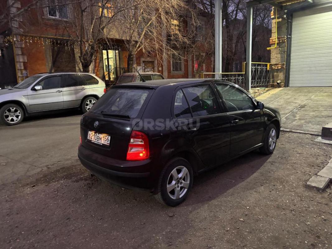 Продам личный автомобиль, в хорошем состоянии, кузов не гнилой, музыка установлена, подлокотник. - Орск