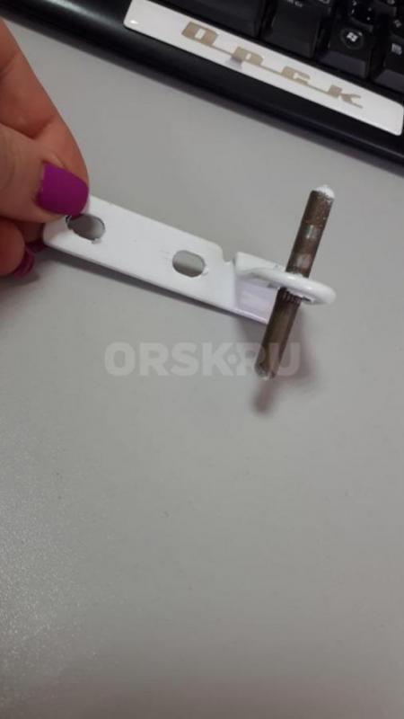 Петли для холодильников марки Орск ( на левую сторону) 500р 1 шт 
Уплотнитель  для холодильников и - Орск