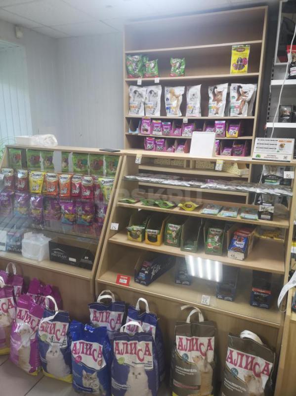 В связи с закрытим магазина продаются витрины, стеллажи(все разборное) , кассовые аппараты, весы по - Орск