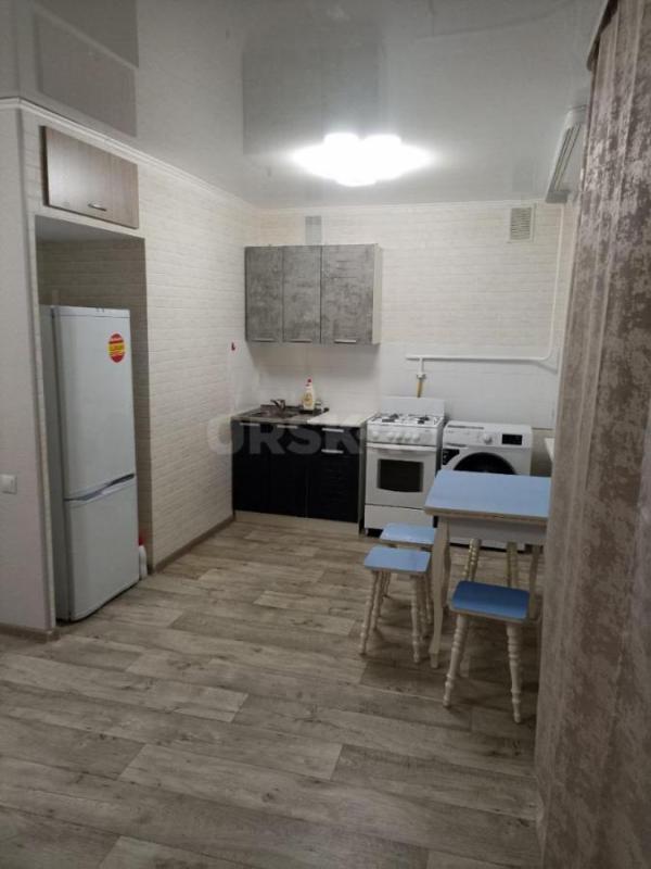 Сдам  на длительный срок чистую, уютную однокомнатную квартиру (студию). - Орск