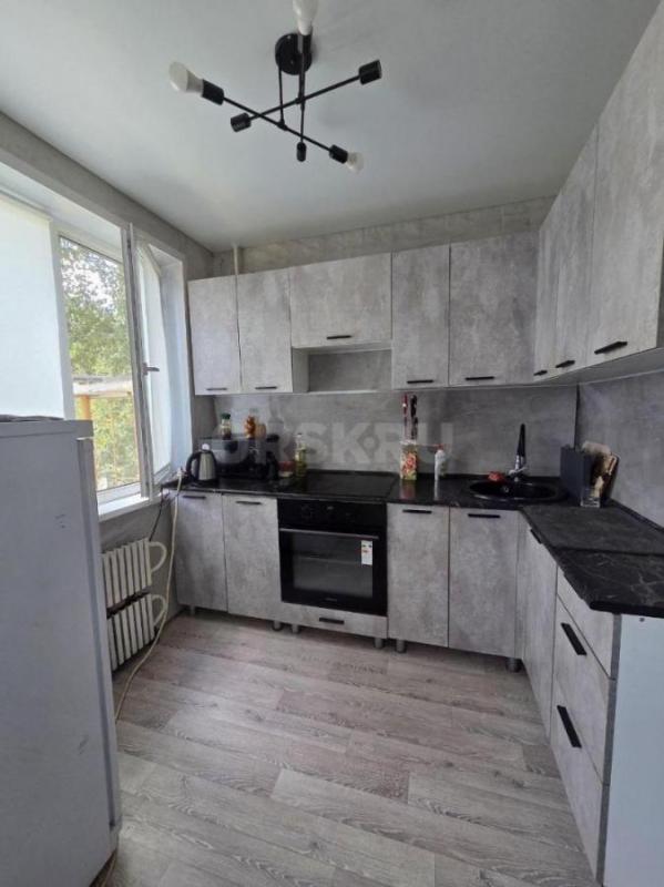 Продам 3х комнатную квартиру озтп 7й микрорайон, школа садик сбоку дома! - Орск