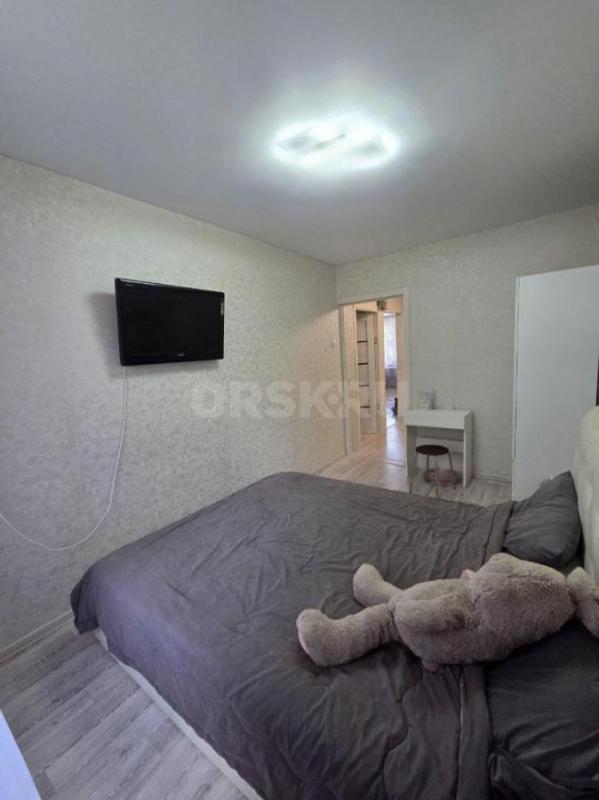 Продам 3х комнатную квартиру озтп 7й микрорайон, школа садик сбоку дома! - Орск