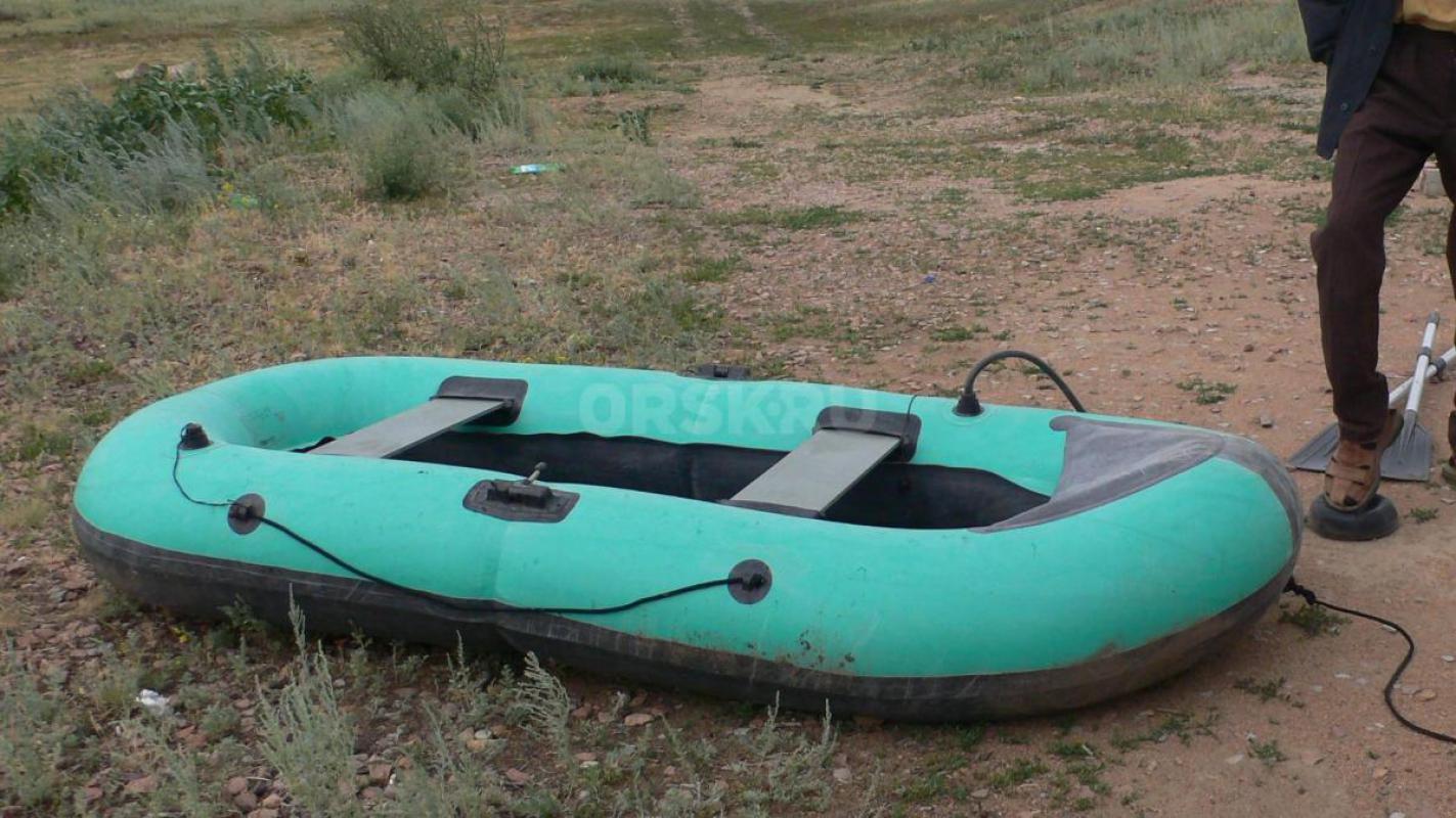 Лодка надувная гребная «ВЕГА 2 (06)»

•	Двухместная
•	Двухкамерная
•	Грузоподъёмность 220 кг
• - Орск