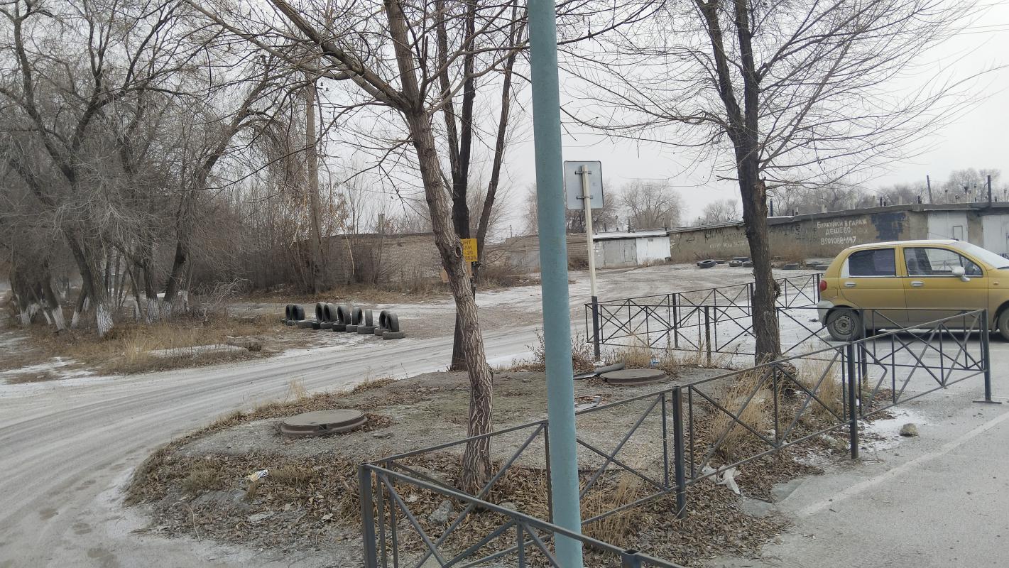 Продается гараж на вокзале 6 на 3.6, рядом с автостоянкой, видно с дороги. - Новотроицк