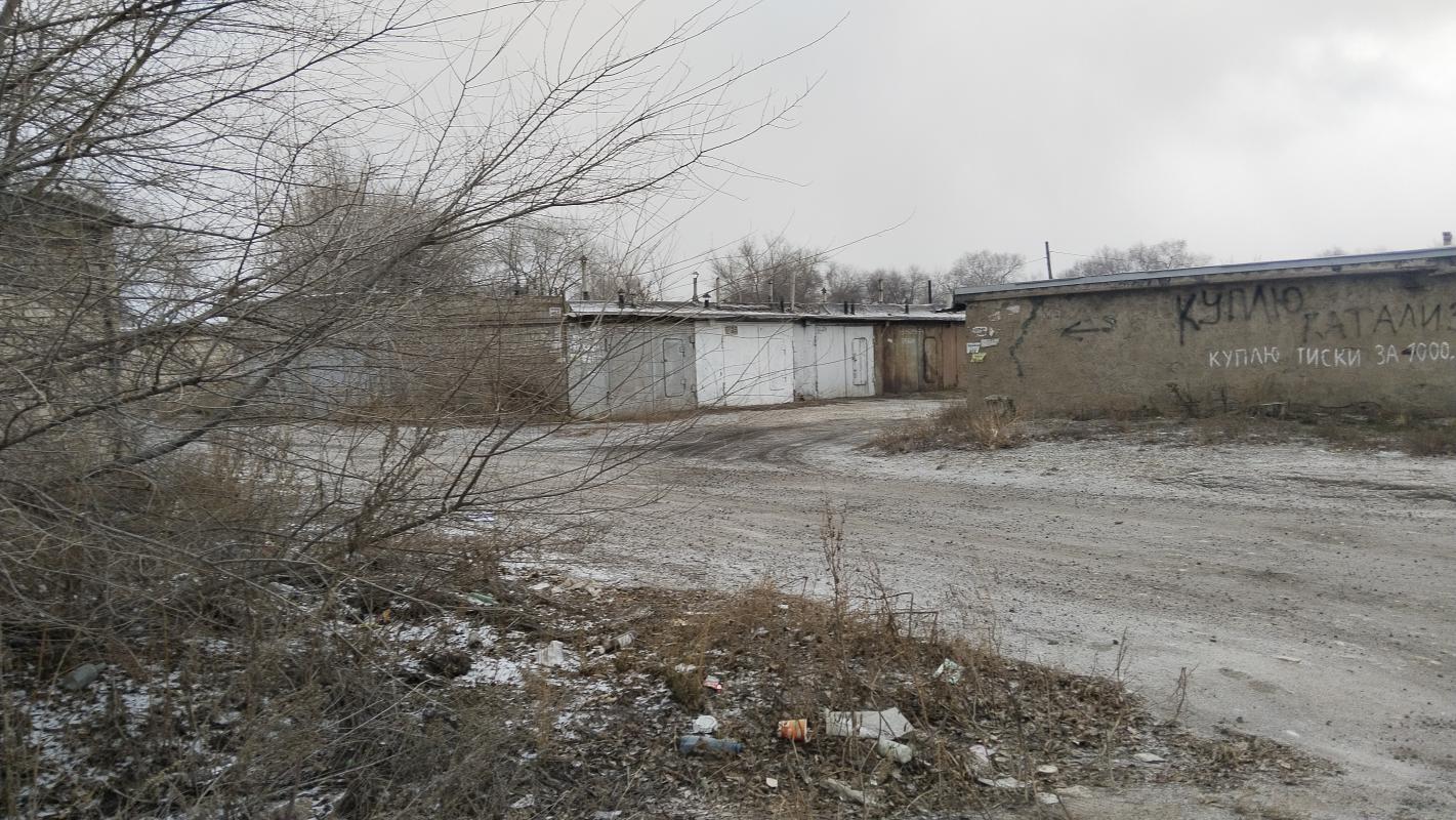 Продается гараж на вокзале 6 на 3.6, рядом с автостоянкой, видно с дороги. - Новотроицк