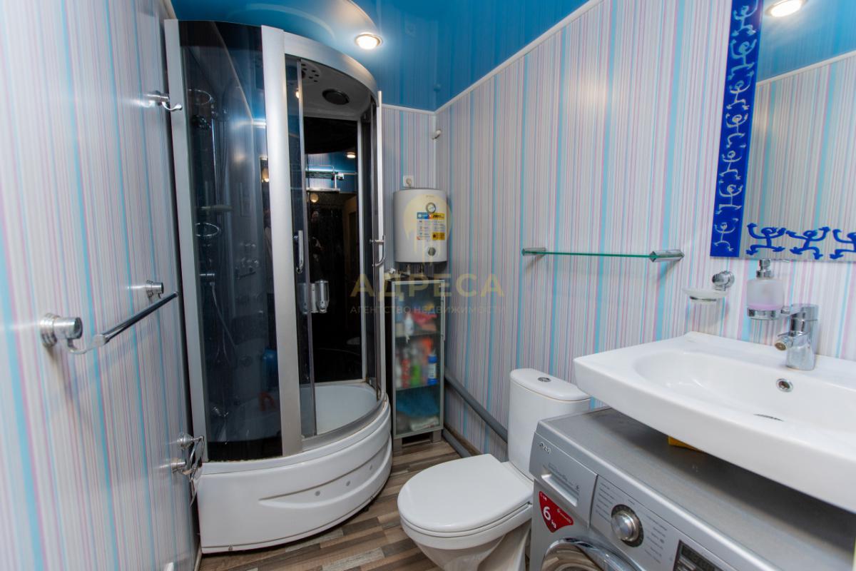 Продаётся 2-х этажный дом с земельным участком площадью 6 соток. - Оренбург