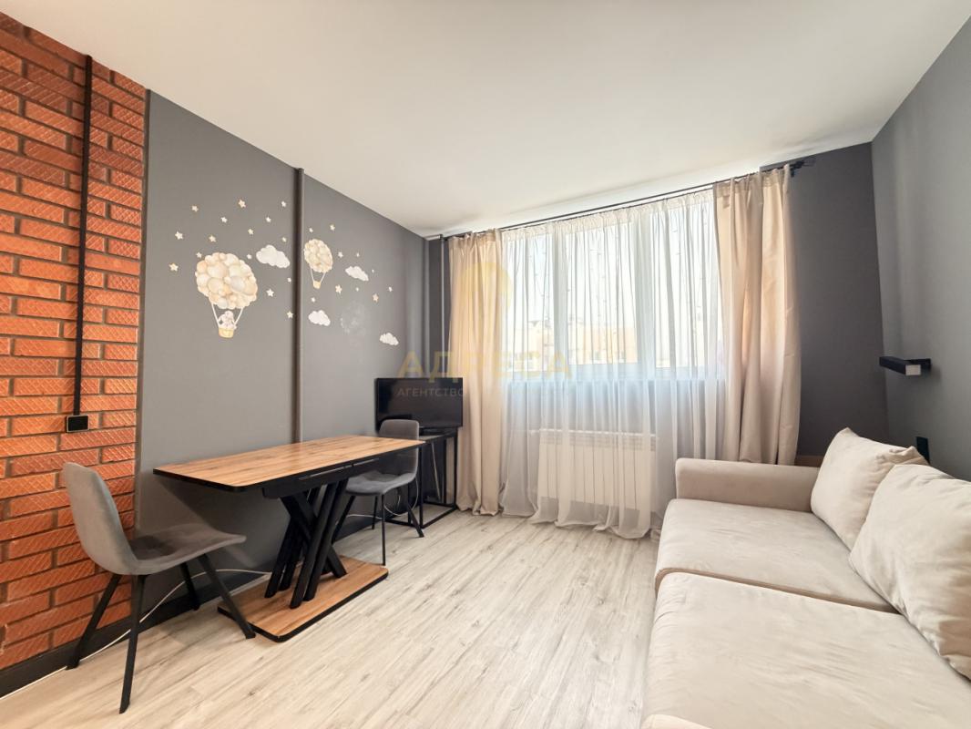 Продаётся тёплая, уютная квартира с удобной планировкой, общей площадью 50,4 кв. - Оренбург