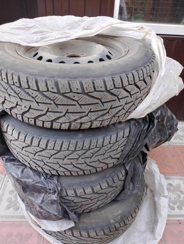 В связи с продажей автомобиля продаю  зимний комплект автошин на дисках, протектор в отличном состоя - Орск