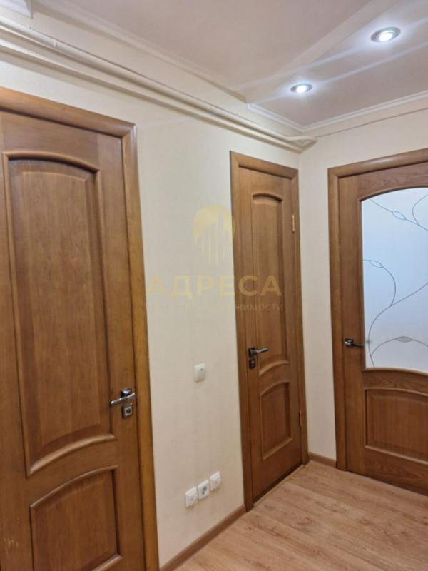 ПРЕДЛАГАЕМ ВАШЕМУ ВНИМАНИЮ ПРОСТОРНУЮ И УЮТНУЮ ДВУХКОМНАТНУЮ КВАРТИРУ! - Оренбург