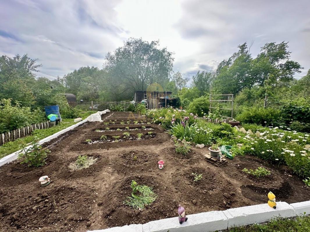 Продается уютный дом в живописной деревне 30 минут от города, окруженной зелеными полями и лесами, и - Оренбург