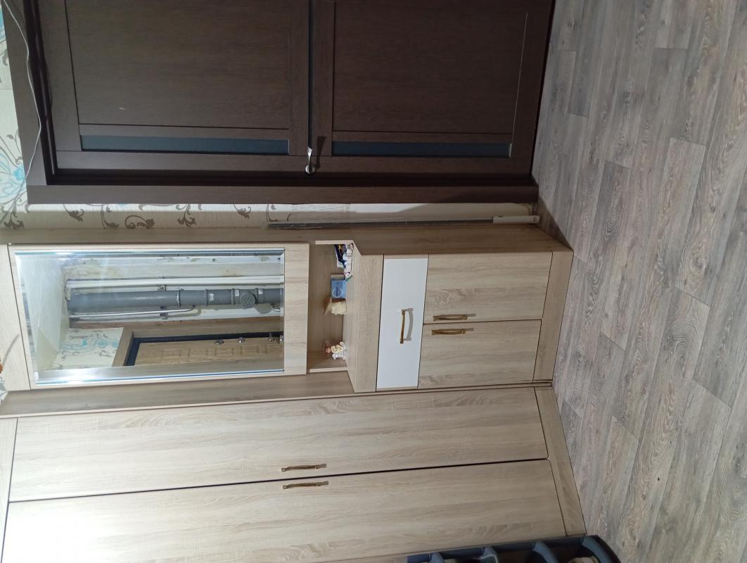 Трёхкомнатная, по цене 2х комнатной. - Гай