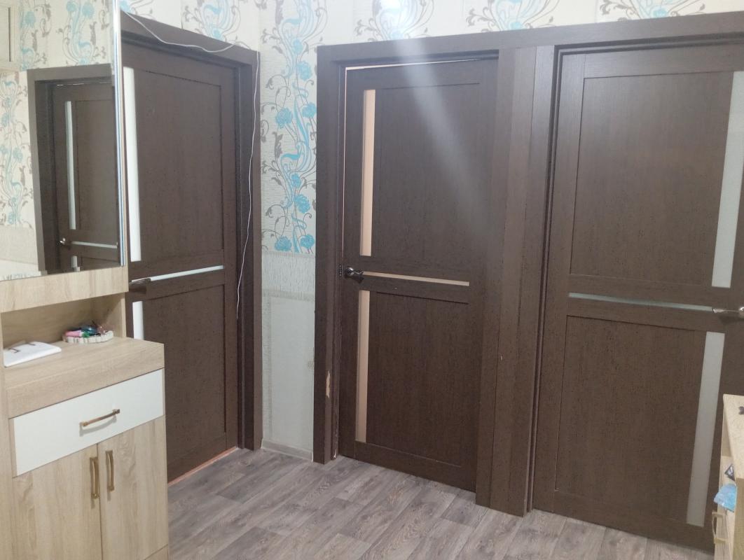 Трёхкомнатная, по цене 2х комнатной. - Гай