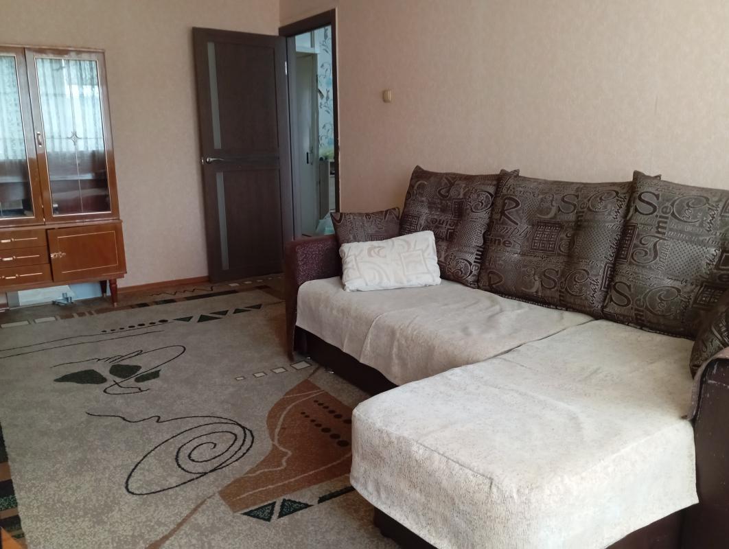 Трёхкомнатная, по цене 2х комнатной. - Гай