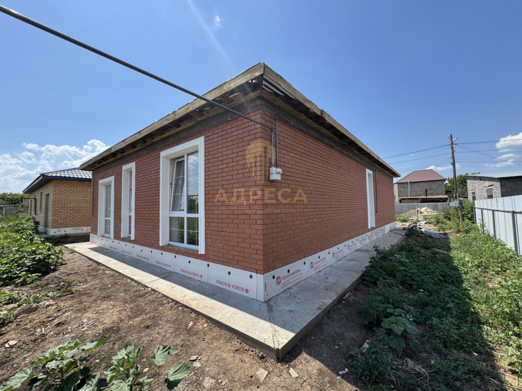 Предлaгaeм к продаже новый дoм с гаражом в мкр. - Оренбург