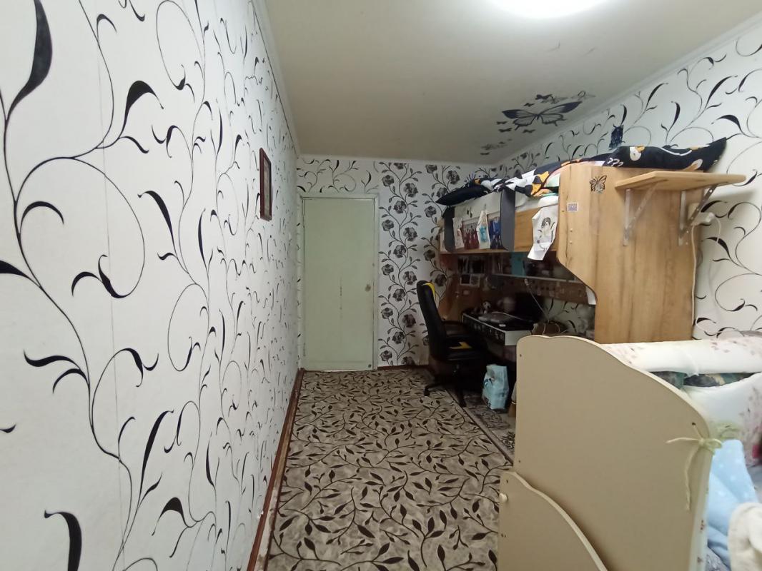 Продается 2-комнатная квартира  по адресу:  г. - Новотроицк