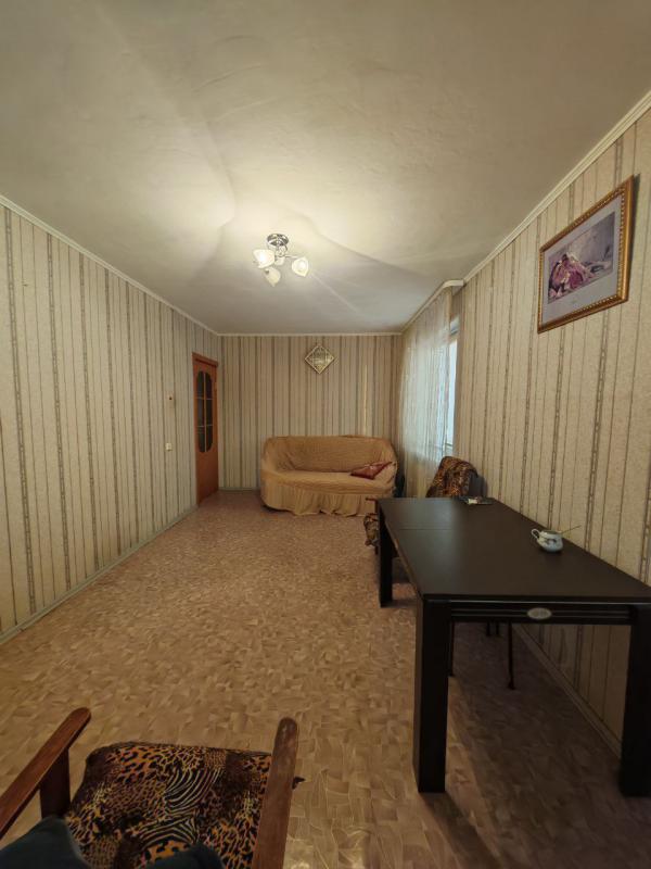 Продается 3-комнатная квартира  по адресу:  г. - Новотроицк