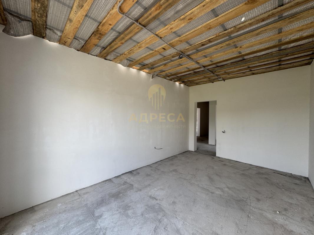 Предлaгaeм к продаже новый дoм с гаражом в мкр. - Оренбург