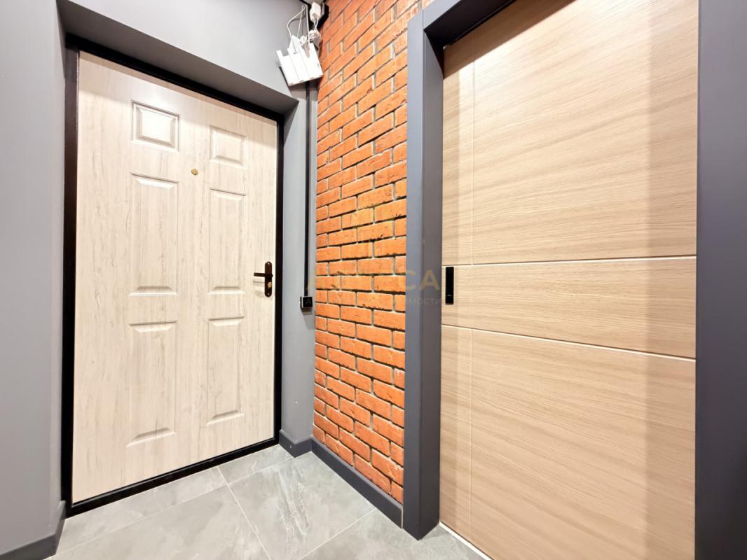 Продаётся тёплая, уютная квартира с удобной планировкой, общей площадью 50,4 кв. - Оренбург