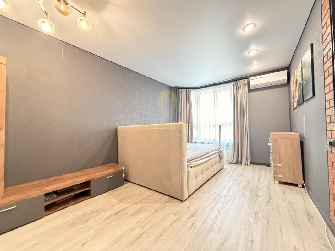 Продаётся тёплая, уютная квартира с удобной планировкой, общей площадью 50,4 кв. - Оренбург