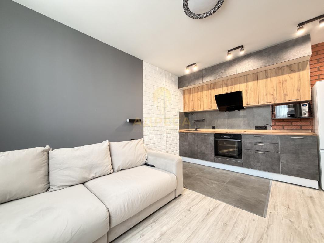 Продаётся тёплая, уютная квартира с удобной планировкой, общей площадью 50,4 кв. - Оренбург