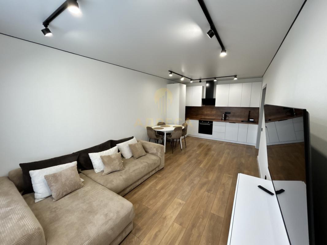 Евро-трешка с дизайнерским ремонтом в доме комфорт-класса, ЖК &laquo;Геометрия&raquo;. - Оренбург