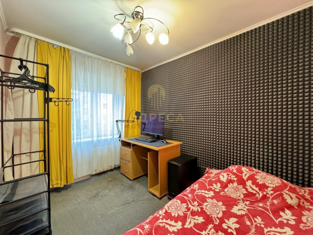 Продается двухкомнатная квартира , общей площадью 42,4 кв. - Оренбург