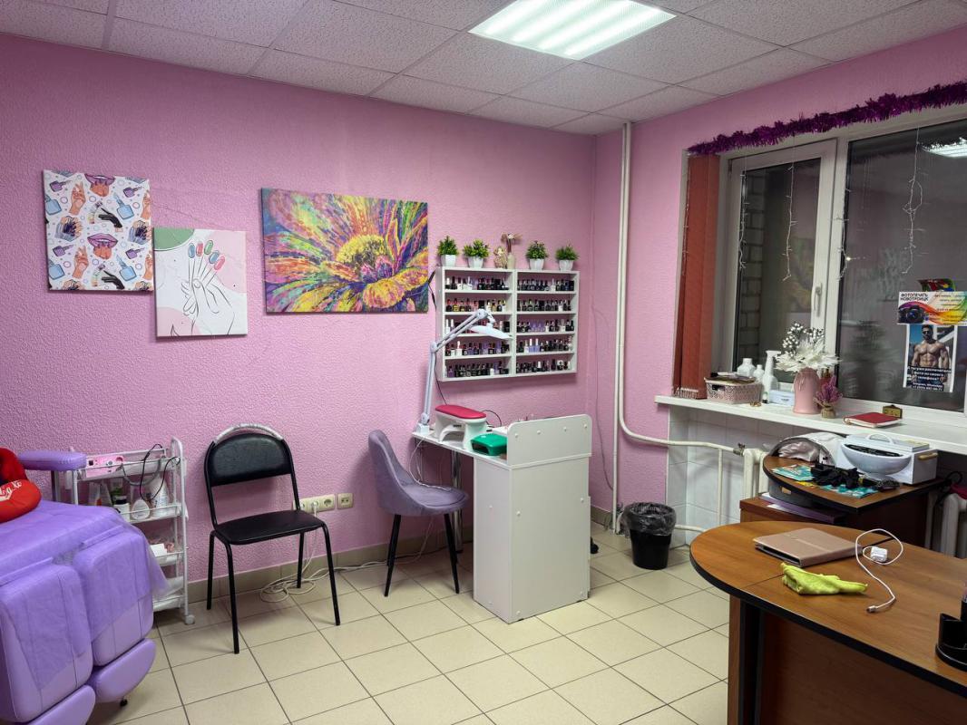 Продается салон красоты "Марго" в районе комплекса домов "Изумрудный" по адресу: - Новотроицк