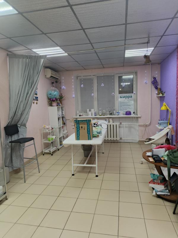 Продается салон красоты "Марго" в районе комплекса домов "Изумрудный" по адресу: - Новотроицк