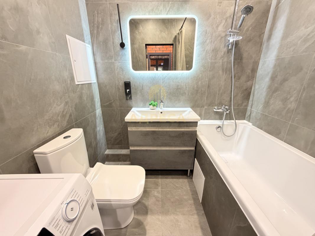 Продаётся тёплая, уютная квартира с удобной планировкой, общей площадью 50,4 кв. - Оренбург