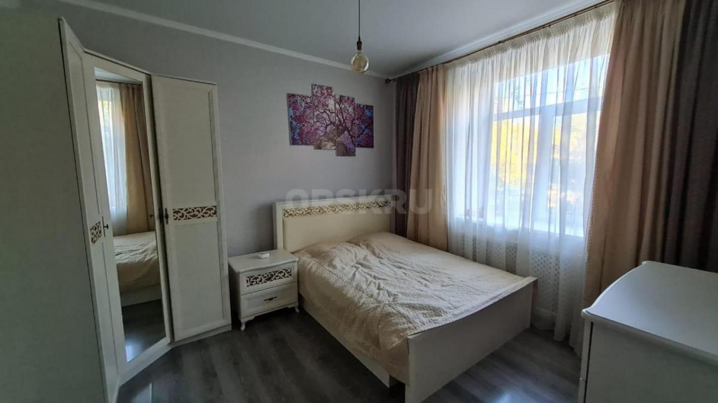 Абалденная 3-х комнатная квартира "Сталинской" постройки, с высокими потолками и п - Орск