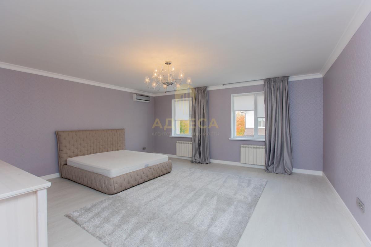 Продаётся просторный таунхаус в современном жилом комплексе &laquo;Крона&raquo;Предлагаем ст - Оренбург