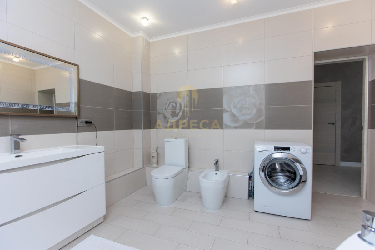 Продаётся просторный таунхаус в современном жилом комплексе &laquo;Крона&raquo;Предлагаем ст - Оренбург