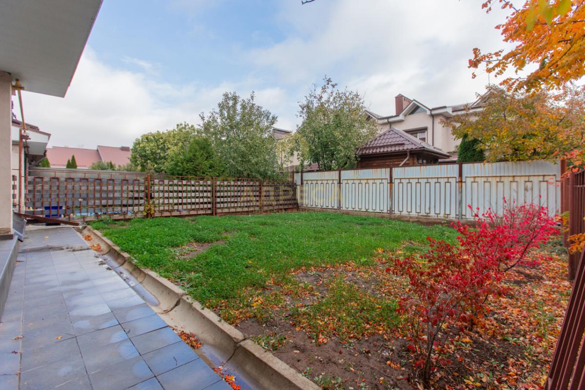 Продаётся просторный таунхаус в современном жилом комплексе &laquo;Крона&raquo;Предлагаем ст - Оренбург