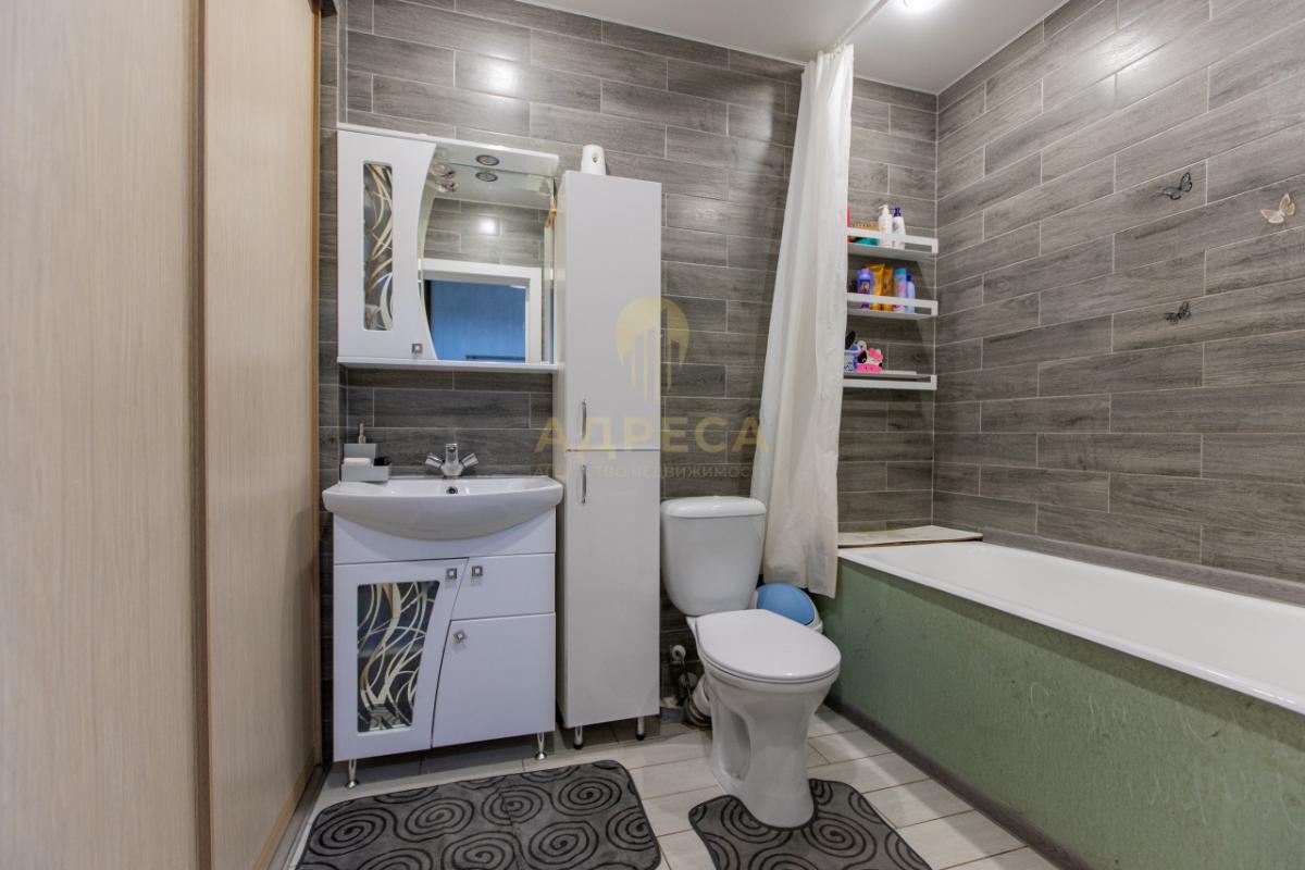 Продаётся 2-х этажный дом с земельным участком площадью 6 соток. - Оренбург