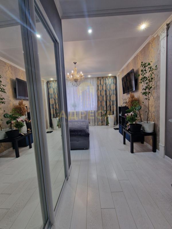 Продается двухкомнатная квартира в ЖК "Фаренгейт", с общей площадью 56,5 кв. - Оренбург