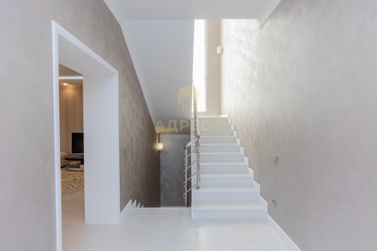 Продаётся просторный таунхаус в современном жилом комплексе &laquo;Крона&raquo;Предлагаем ст - Оренбург