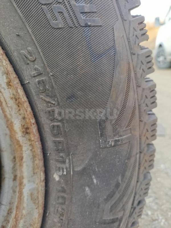 Продам резину в сборе.3 колеса в хорошем состоянии,одно с камерой есть грыжа. 215/65/16. - Орск