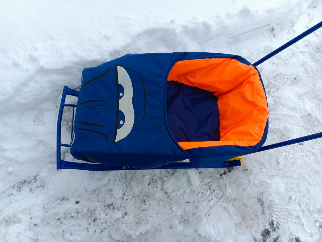 Продам абсолютно новые детские санки с теплым чехлом - Новотроицк