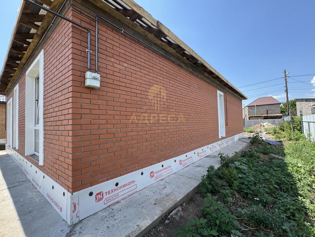 Предлaгaeм к продаже новый дoм с гаражом в мкр. - Оренбург