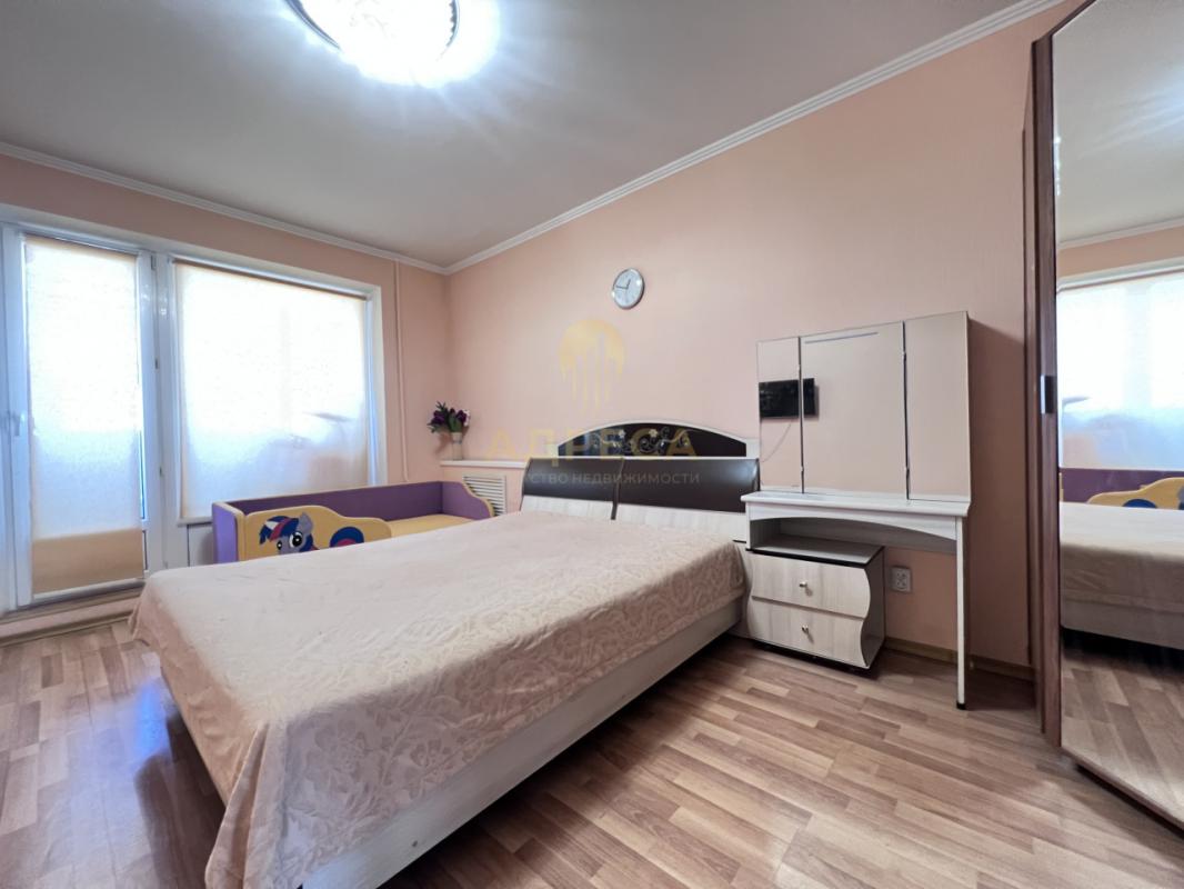 Продаётся просторная пятикомнатная квартира, общей площадью 105кв. - Оренбург