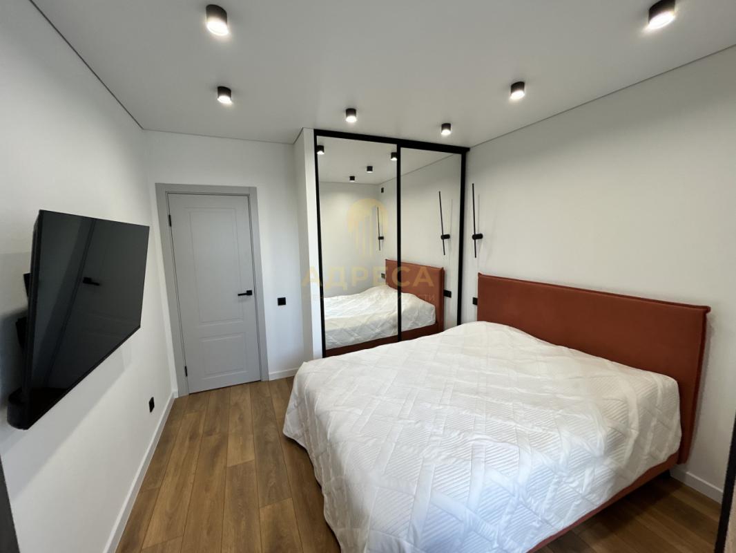 Евро-трешка с дизайнерским ремонтом в доме комфорт-класса, ЖК &laquo;Геометрия&raquo;. - Оренбург