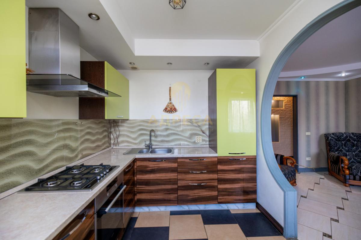 Продается 3-комнатная квартира с дизайнерским ремонтом. - Оренбург