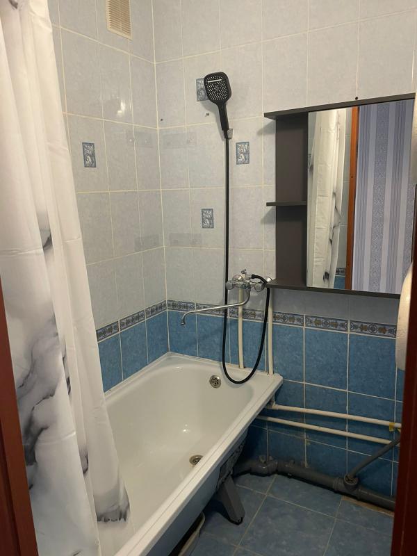 Сдам 2 комнатную квартиру меблированная, новая бытовая техника, есть все для проживания. - Орск